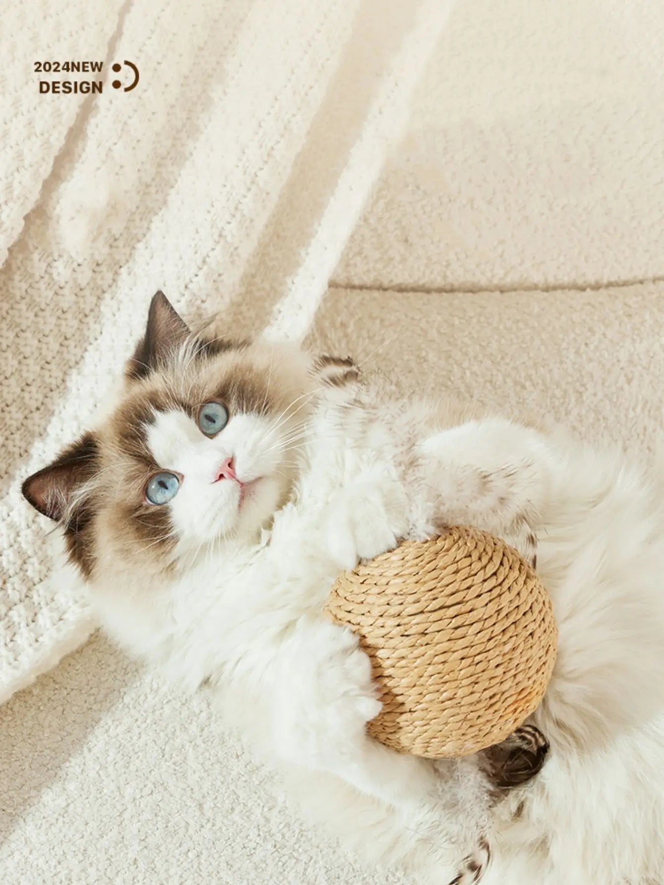 Sisal Cat Scratching Ball Toy with Bell — 10cm